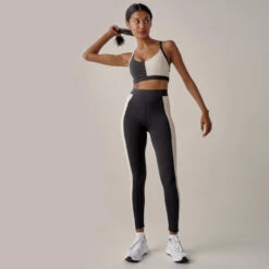 Brassière De Sport Medley Maintien Modéré Pour Femmes Black Limba -Magasin D'Articles De Sport brassiere de sport medley maintien modere pour femmes black limba 4