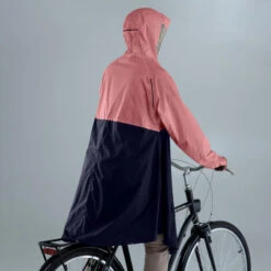 BTWIN PONCHO PLUIE VÉLO 900 ROSE / BLEU MARINE -Magasin D'Articles De Sport poncho pluie velo 900 rose bleu marine 2