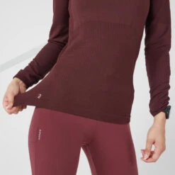 TEE SHIRT MANCHES LONGUES RUNNING SANS COUTURES FEMME - KIPRUN SKINCARE BORDEAUX 9 TEE SHIRT MANCHES LONGUES RUNNING SANS COUTURES FEMME - KIPRUN SKINCARE BORDEAUX -Magasin D'Articles De Sport tee shirt manches longues running sans coutures femme kiprun skincare bordeaux 4