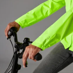BTWIN VESTE PLUIE VELO VILLE FEMME 120 JAUNE FLUO CERTIFIÉE EPI VISIBILITÉ JOUR 8 BTWIN VESTE PLUIE VELO VILLE FEMME 120 JAUNE FLUO CERTIFIÉE EPI VISIBILITÉ JOUR -Magasin D'Articles De Sport veste pluie velo ville femme 120 jaune fluo certifiee epi visibilite jour 3