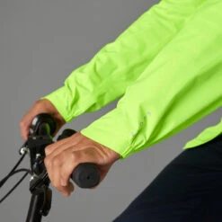 BTWIN VESTE PLUIE VELO VILLE HOMME 120 JAUNE FLUO CERTIFIÉE EPI VISIBILITÉ JOUR -Magasin D'Articles De Sport veste pluie velo ville homme 120 jaune fluo certifiee epi visibilite jour 4