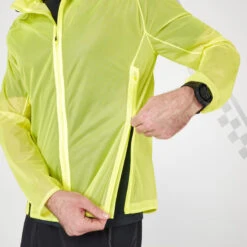 VESTE RUNNING HOMME COUPE PLUIE KIPRUN LIGHT JAUNE -Magasin D'Articles De Sport veste running homme coupe pluie kiprun light jaune 4